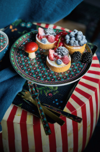 Yeşil Porselen Kek Standı 21 Cm Berry Blues Collection by Pip Studio